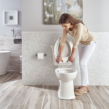 Tips for creating a virtually self-cleaning bathroom